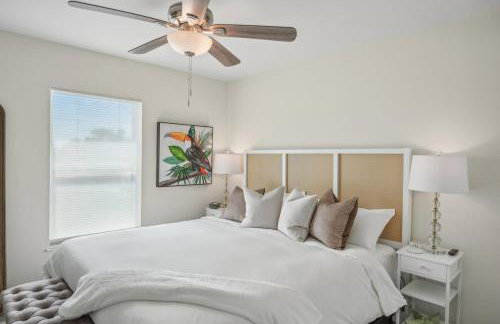 Cape House - 4 BR - Pool - Fire Pit - Private Backyard - Foto 10