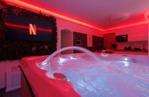 CASA AMOR & SPA, appartement suite jacuzzi & piscine chauffée - Foto 1