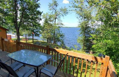 Lakeside 2 Bedroom Wolf's Den Cabin On Kab - Foto 9