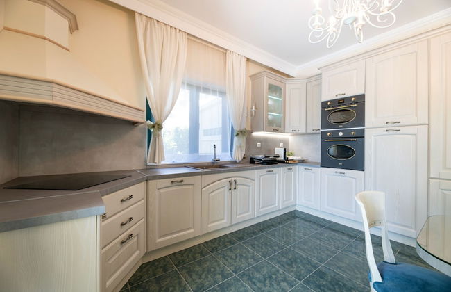 Vouliagmeni Athenian Riviera Villa - Photo 25