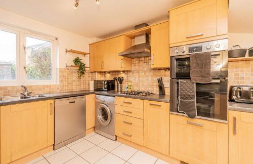 Spacious 5BR House 3 Bathrooms ideal for CONTRACTORS free PARKING - Photo 10