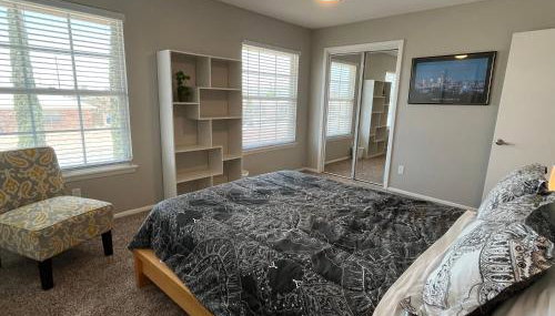 Cozy Townhome 5 Min to Airport - Foto 4