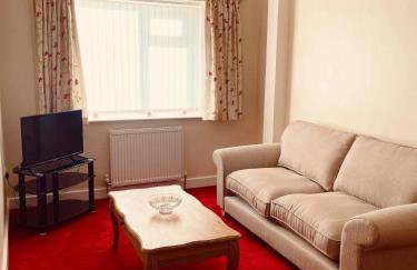 Large 4 bedroom home in Boston Spa village In-between York, Harrogate and Leeds, Sleeps 9 - Foto 4
