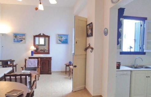 3 Bedroom Awesome Apartment In Panormos - Photo 13