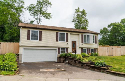 NEW! Updated Mystic Home w/ Sauna, Hot Tub & Deck - Foto 45