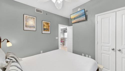 Waterside Village by Panhandle Getaways - Foto 4, wardrobe