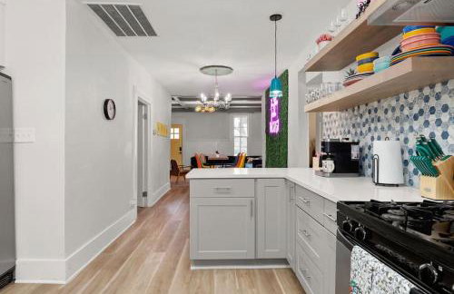 Gorgeous Home with Heated Pool In Downtown! - Foto 17