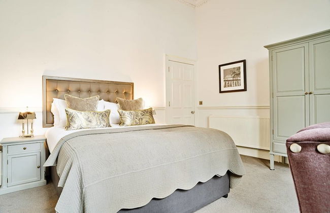 JOIVY Luxury George Street Apartments: Edinburgh Suite - Photo 6