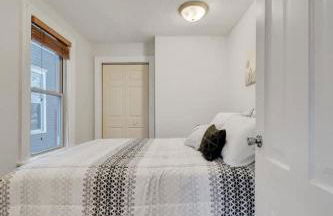 City Oasis Awaits Cozy DT Home With Hot Tub Vikings - Foto 30