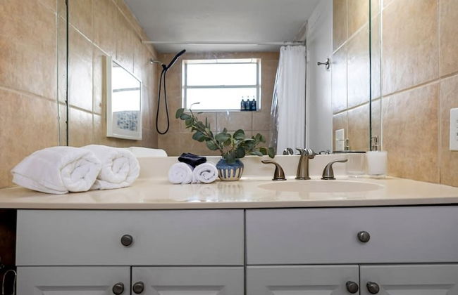 Bayshore Bliss- Cozy Space Pool Views - Foto 59