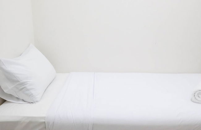 Modern And Homey 2Br At Puncak Kertajaya Apartment - Photo 5