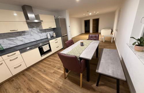 Großzügige moderne 3 Zimmer Wohnung im Grünen - Foto 1