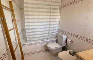 Sunny Villa Minutes from the Beach - Foto 32