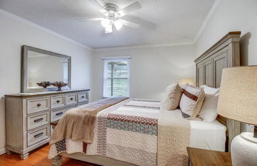 Spacious Fishing Getaway by Lake Guntersville! - Foto 18