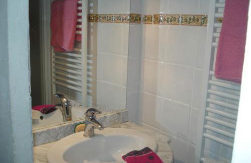 GITE ET CHAMBRES ROQUEBILLIERE Berthemont les bains VESUBIE MERCANTOUR - Foto 2