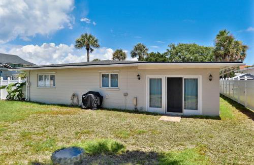 Beachside snowbird escape with fenced yard & washer/dryer - walk to beach access - Foto 28