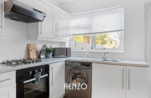 Vibrant and Cosy 3-Bed Home in Nottingham by Renzo, Perfect for Contractors, Free Parking! - Foto 8