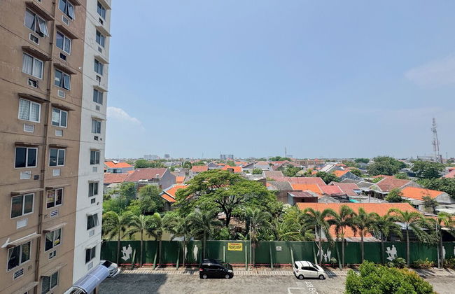 Compact and Restful 2BR at Menara Rungkut Apartment - Foto 15