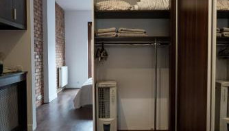 Bright 4 bedroom House with living room and work place Warsaw - Foto 4, wardrobe