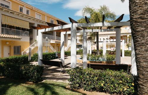 Townhouse with terraces and communal pool - Photo 7