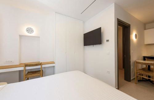 Azure Naousa - Photo 70