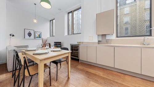 Split Level Apartment - Foto 1, Other