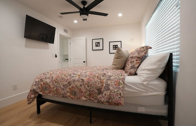 Coming Mid-April 2023! Beautifully upgraded two-story home with backyard oasis - Foto 18