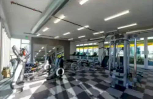 Lovely 3BR Apt With Balcony And Rooftop Pool Plus Views - Foto 3