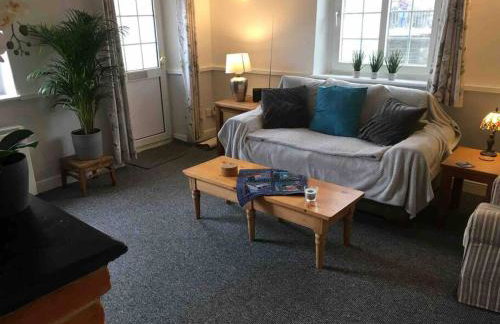 Corner Cottage - base for exploring North Norfolk - Photo 34