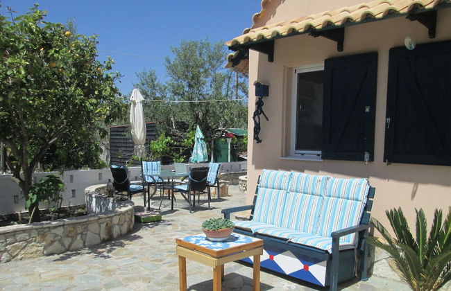 Spacious Chalet with Fruit Trees near Beach in Messinia - Foto 7