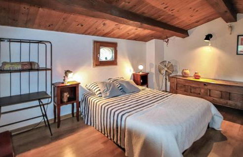 Lovely Home In La Roche St Secret - Photo 29