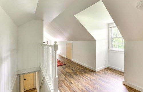 Near Shops and Parks Dog-Friendly Maryland Gem - Photo 16