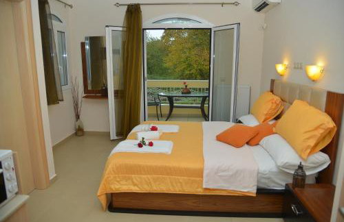 Royal's Studios - Photo 1