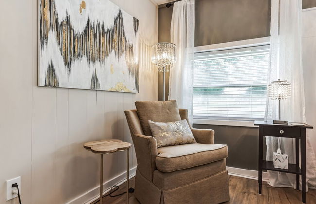 Tranquil Cozy 3br Home With Deck & Bbq 3 Bedroom Home by RedAwning - Photo 23