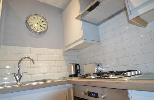 Charming 1 bed riverside apartment - Photo 8