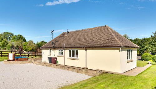 Amber Lodge with private hot tub - Foto 2