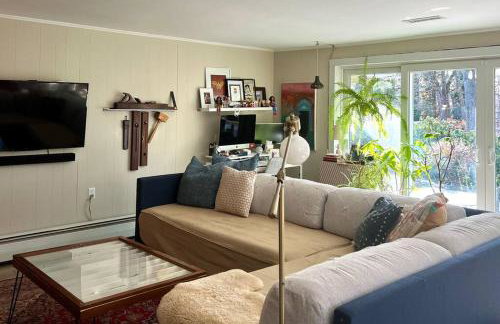 Swanky Midcentury Ranch - Foto 18