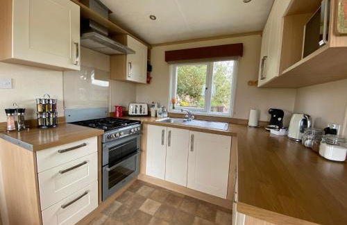 Rew Farm Country and Equestrian Accommodation - Sunset Lodge - Photo 6