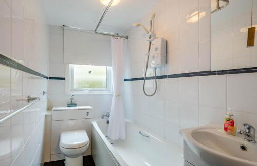 Cosy 3 bedroom home in centre of Brodick - Photo 10