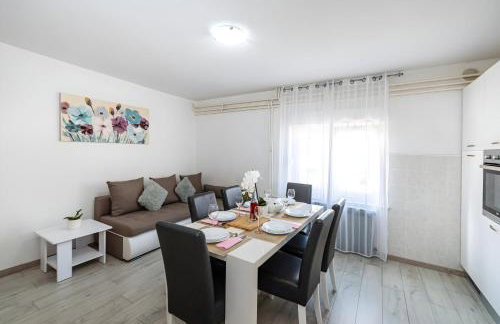 Spacious Holiday Home Joy with pool and playground, Suhovare - Foto 15