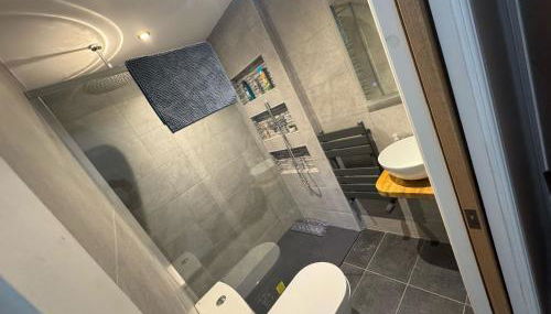 3 Bed house near Tenby with Hot Tub - Foto 4, towels, Shower