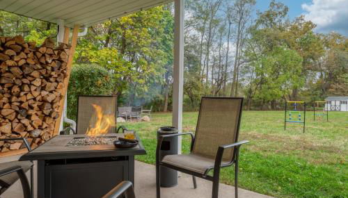 Family Escape with Yard, Fire Pit and EV Charger - Foto 1