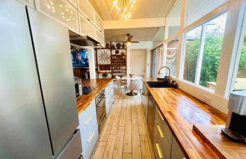 LOOK and BOOK! Midcentury Modern Home near Beach! - Photo 18