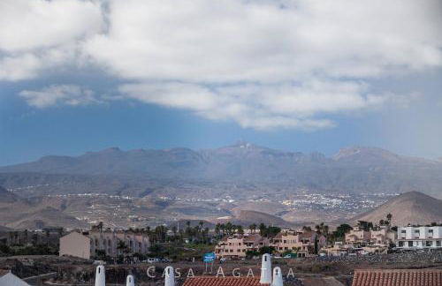 CASA AGATHA - 3 terraces, AC, tv channels, 2 bedrooms & bathrooms, heated pool - Foto 40