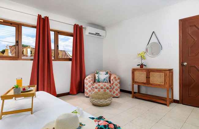 Spacious 4BR Villa Private Pool Cozy Location - Photo 10