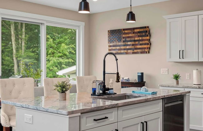 Lakeside Serenity by Avantstay Lakefront, Newly Built, Deck w/ Views! - Foto 18