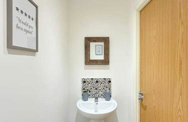 Luxury 3 Bedroom House With FREE Parking - Foto 19