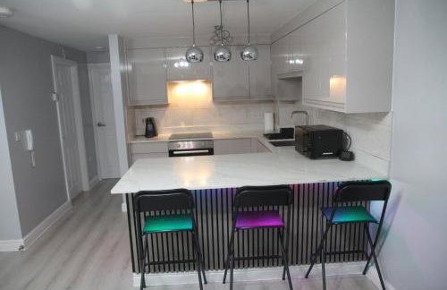 Comfy 2-bedroom Flat with Private Parking - Foto 14