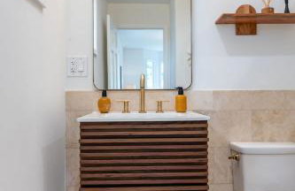 Seaside Home Modern Retreat with Breathtaking Views and Beachside Charm - Foto 20