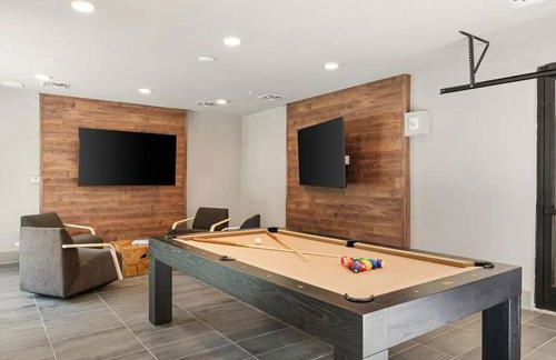 Landing Stylish 1BD Pool Gym - Foto 30